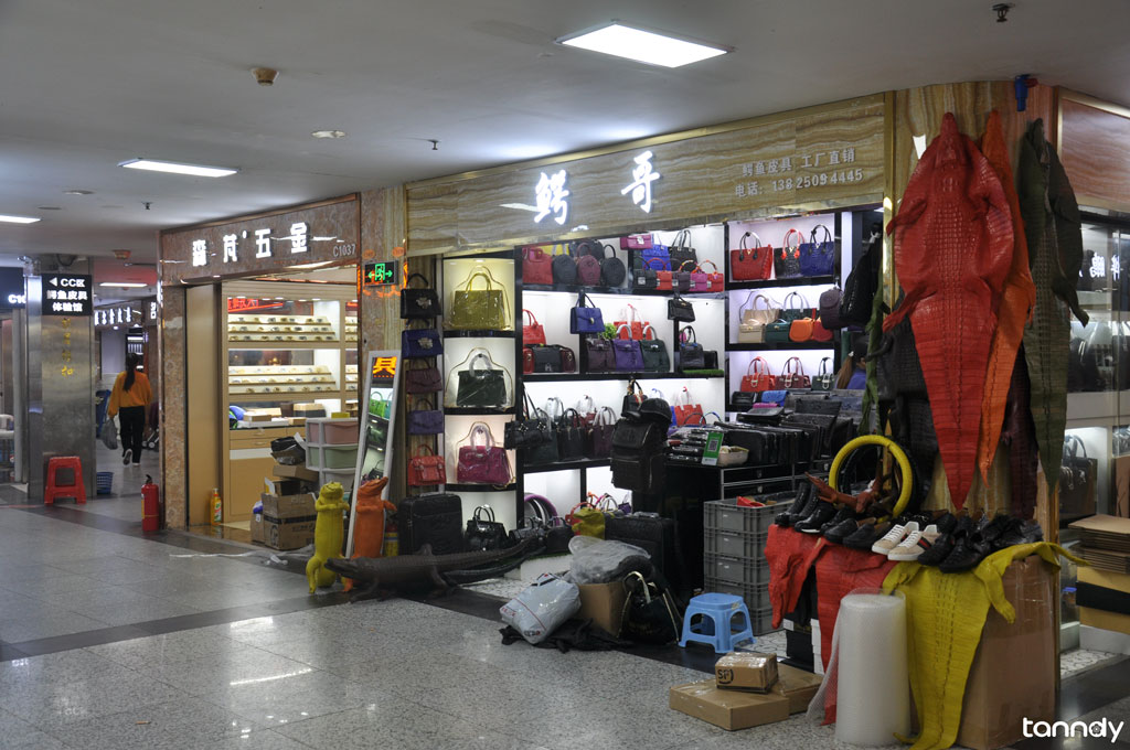 Guangzhou handbag wholesale market