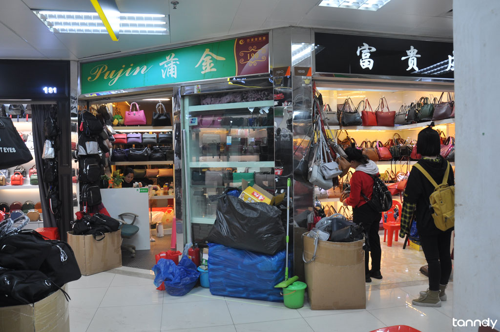 Guangzhou handbag wholesale market