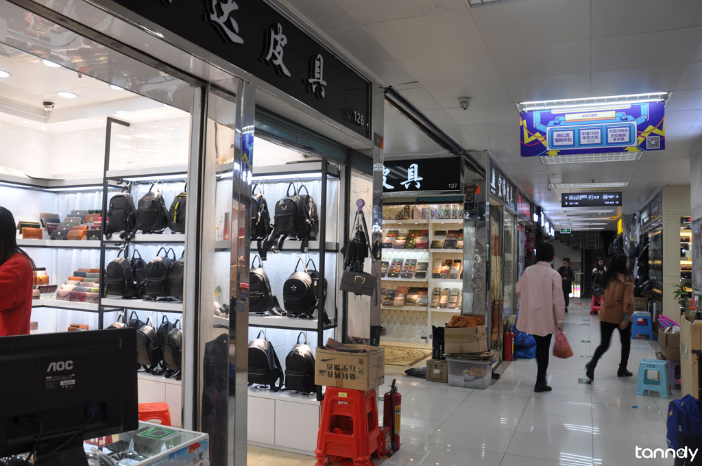 Guangzhou handbag wholesale market