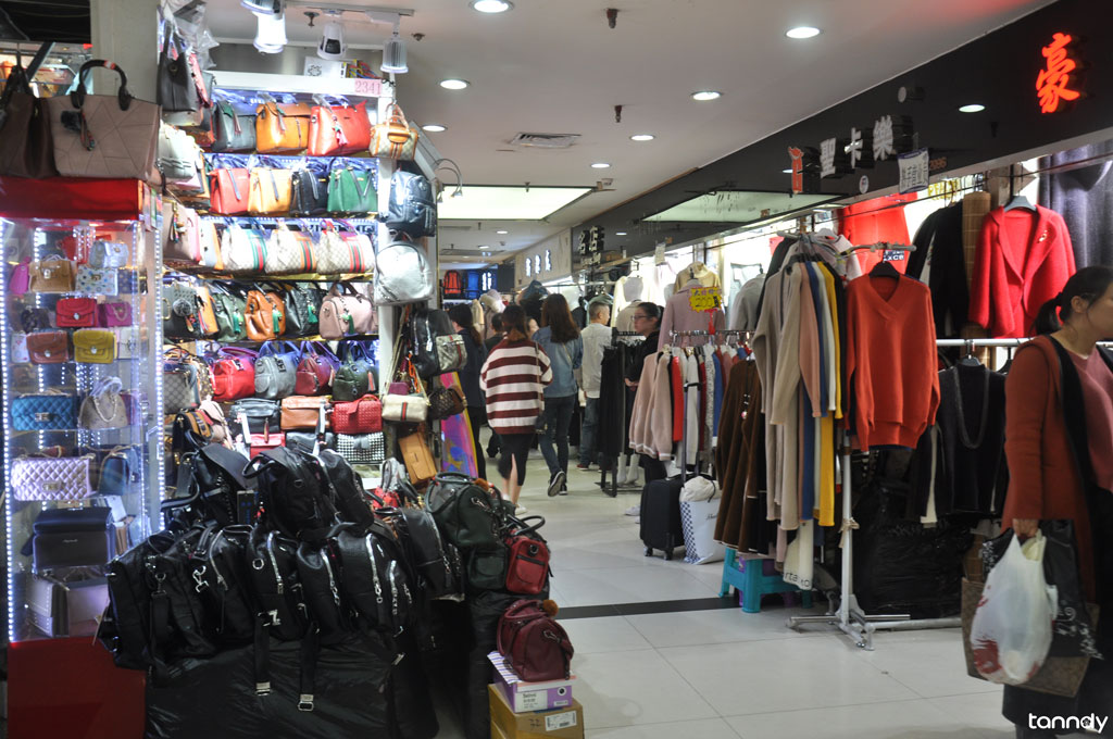 shops in Guangzhou clothes market 4