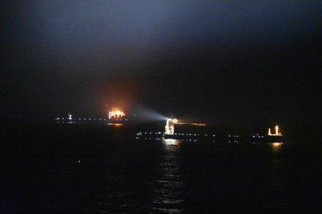 A Maersk container ship caught fire in the Arabian Sea-1