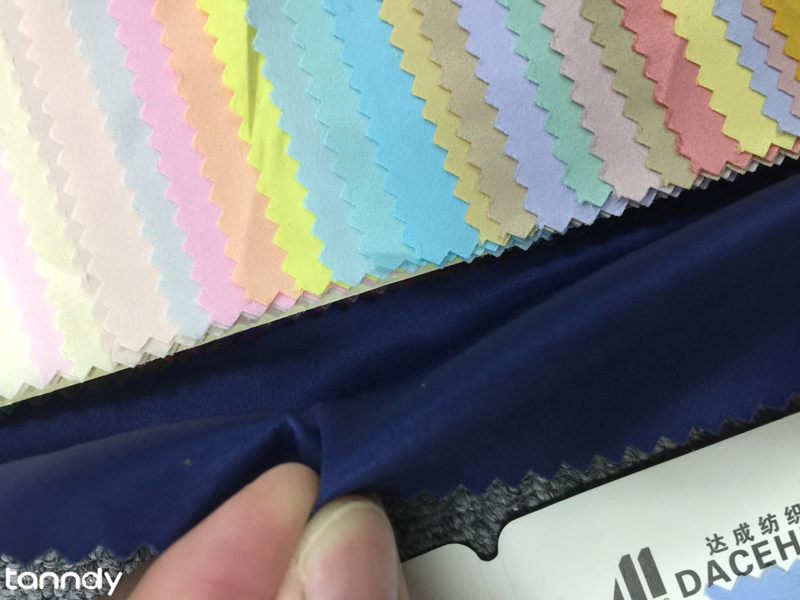 checking-fabric-sample-in-market checking-fabric-sample-in-market