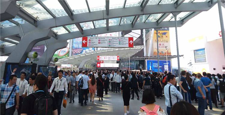 Canton Fair visitors