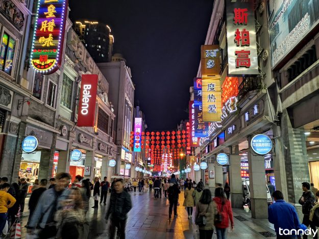 Tourist in Guangzhou Shangxiajiu Walking street