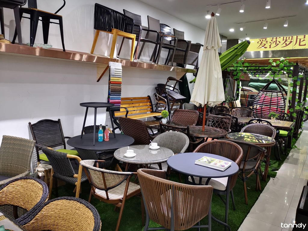 outdoor-furniture-shop-in-furniture-market-in-Foshan-shunde