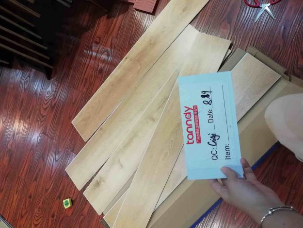 Flooring tiles inspection