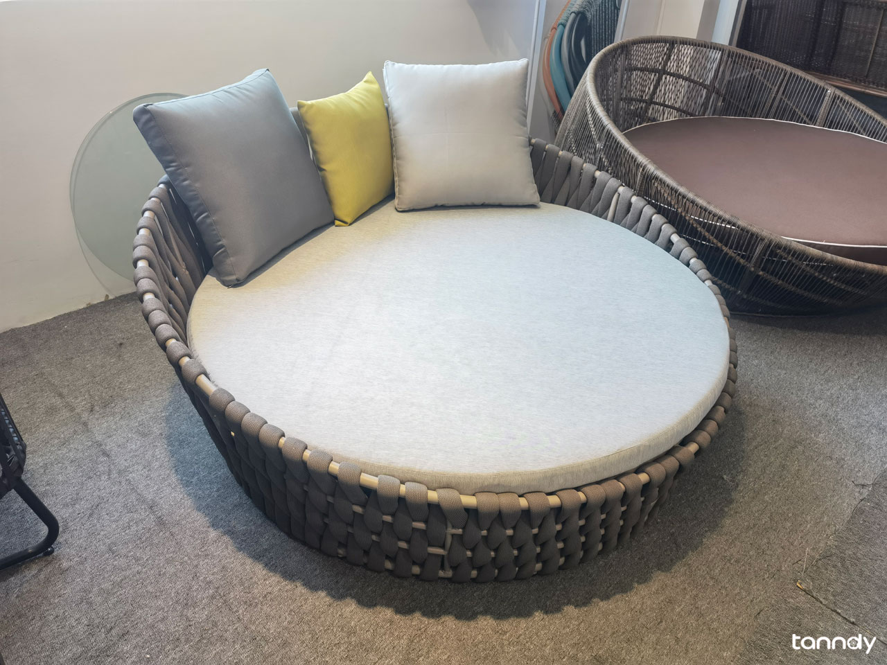 Round outdoor big sofa chair