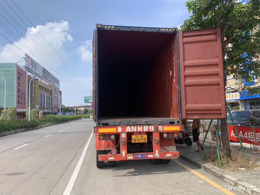 Here is the empty 40HQ container Here is the empty 40HQ container