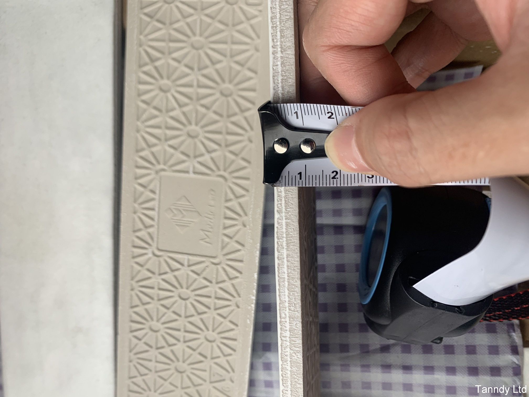 How to inspect the ceramic tiles